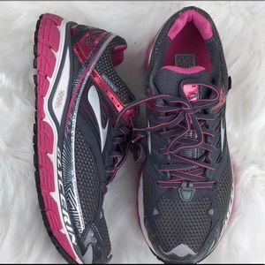 Brooks Glycerin size 10 WIDE - like new!